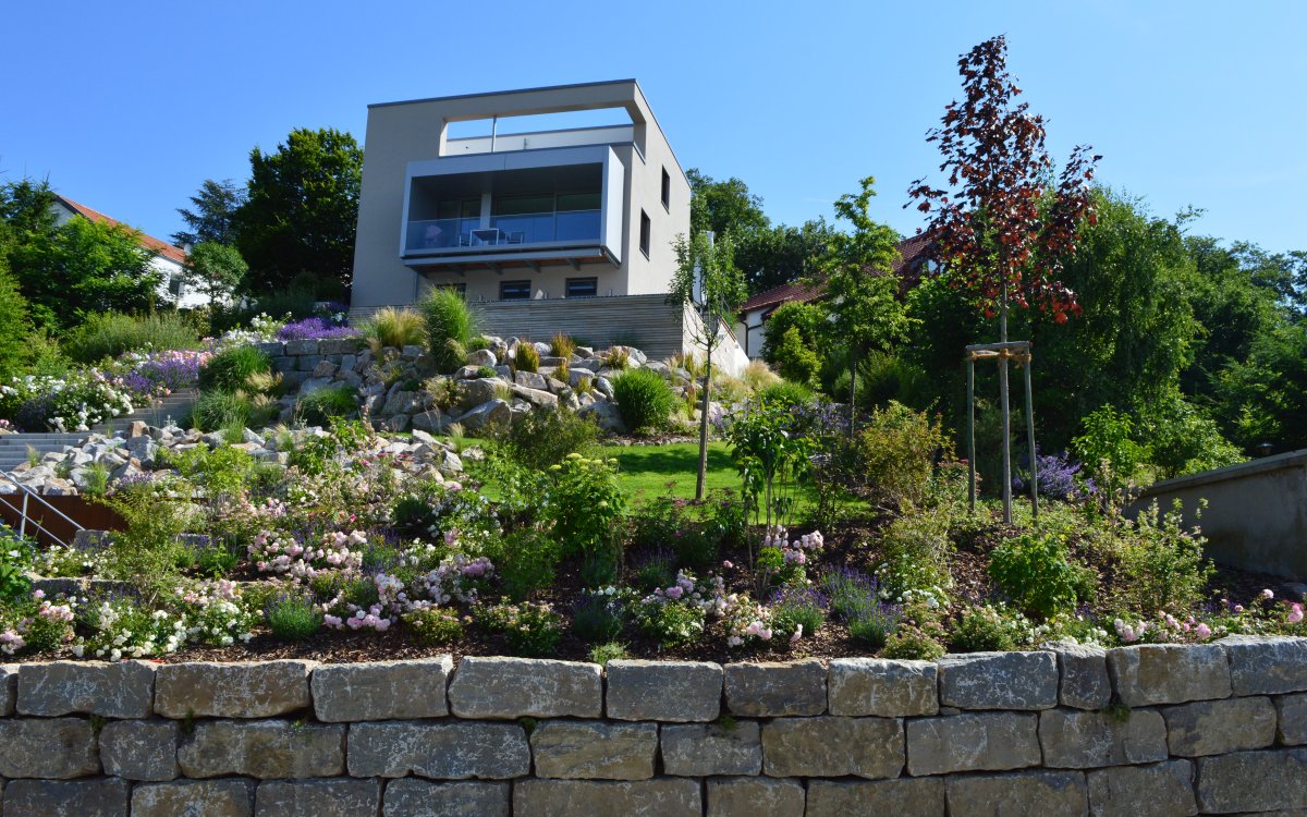 landschaftsbau-privatgarten_uberblick.jpg