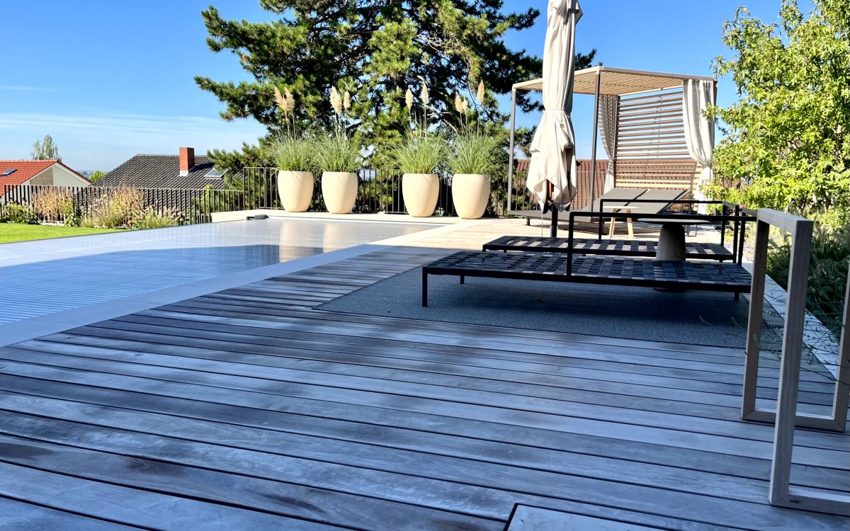 landschaftsbau-holzterrassen-und-wpc-dielen-pooldeck-nachher.jpg